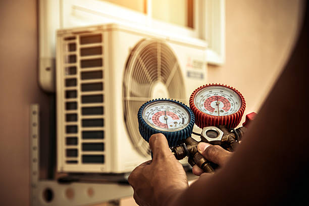 Professional Hvac technician working in Huntington, TX